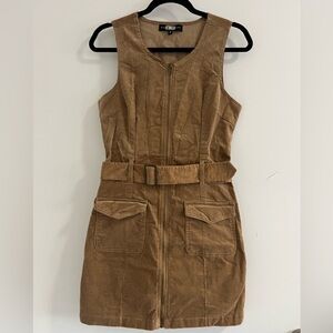 Size M brown dress. Zipper in front